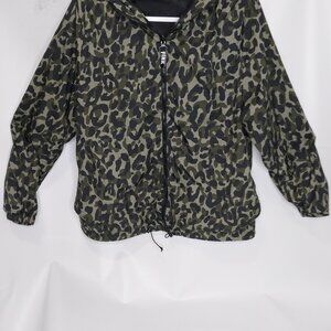 Pink XS Camo Windbreaker
